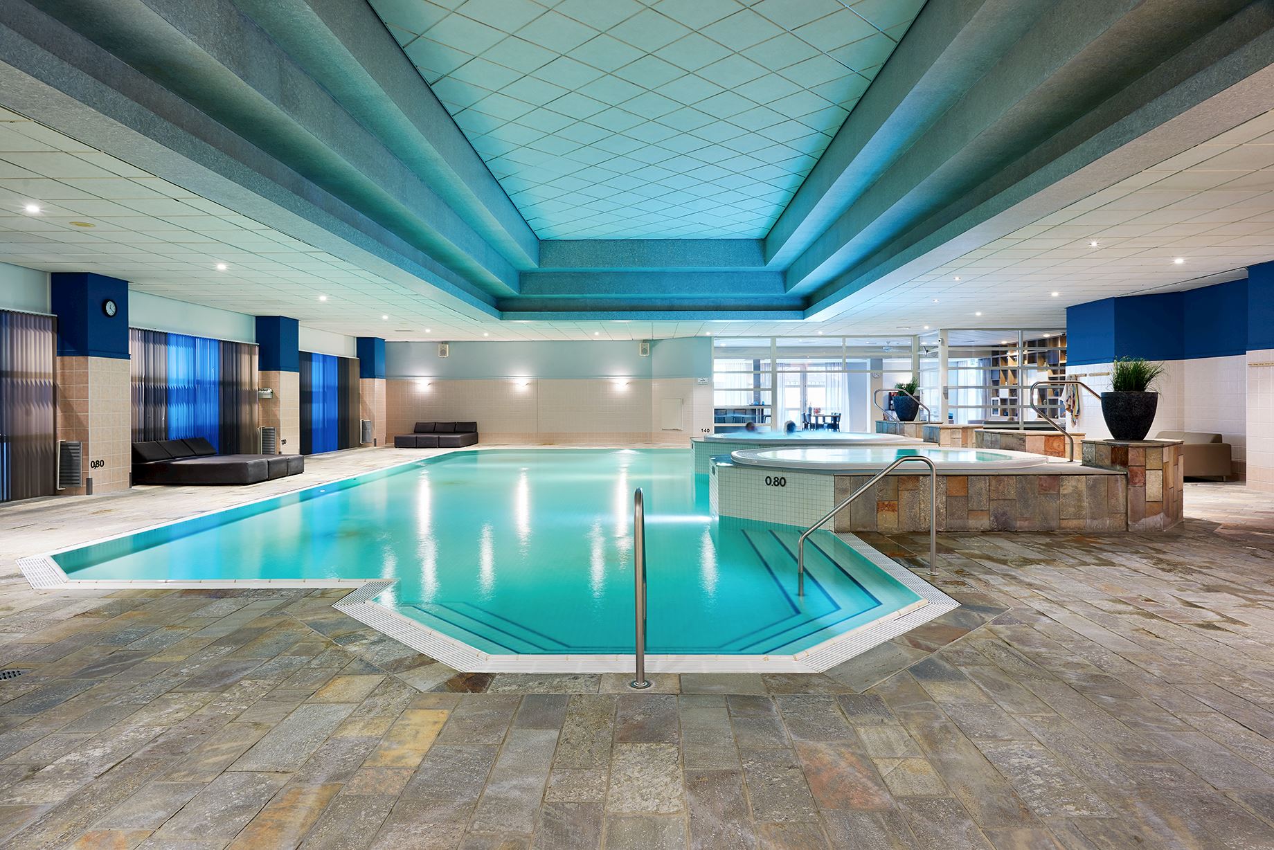 hup-hotel-sport-mierlo-zwembad-zwemmen-relax